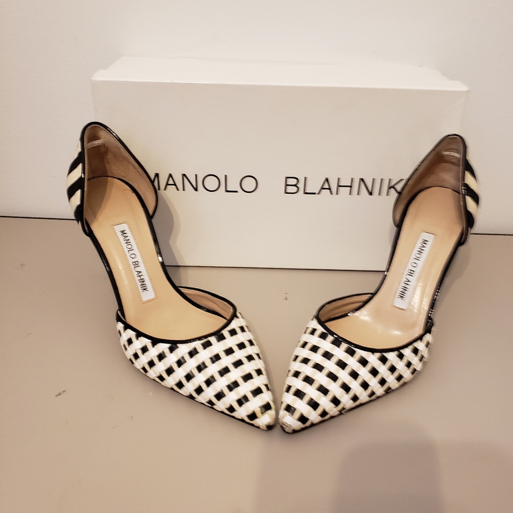 MANOLO BLAHNIK HEELS 3" BLK/WHT SIZE 35 50.00 OFFER